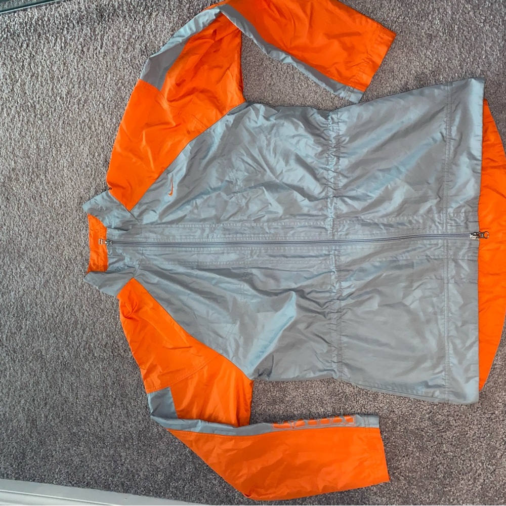 Nike windbreaker 
Grey and orange 
Size medium